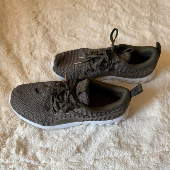 PUMA Carson 2 Womens Olive Green Sneakers Shoes Size 7 - Picture 5 of 6